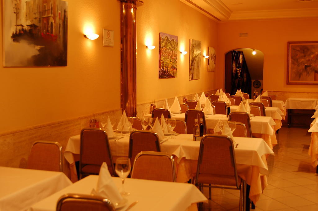 Hotel Manel 마르토렐 외부 사진